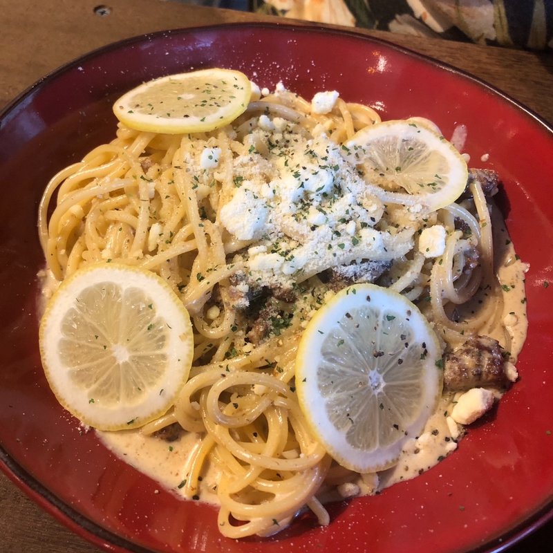 ブランド豚 TOKYO X の自家製サルシッチャとゴルゴンゾーラのレモンクリームパスタ (リトル　デリリウムカフェ　ハレザトーキョー)