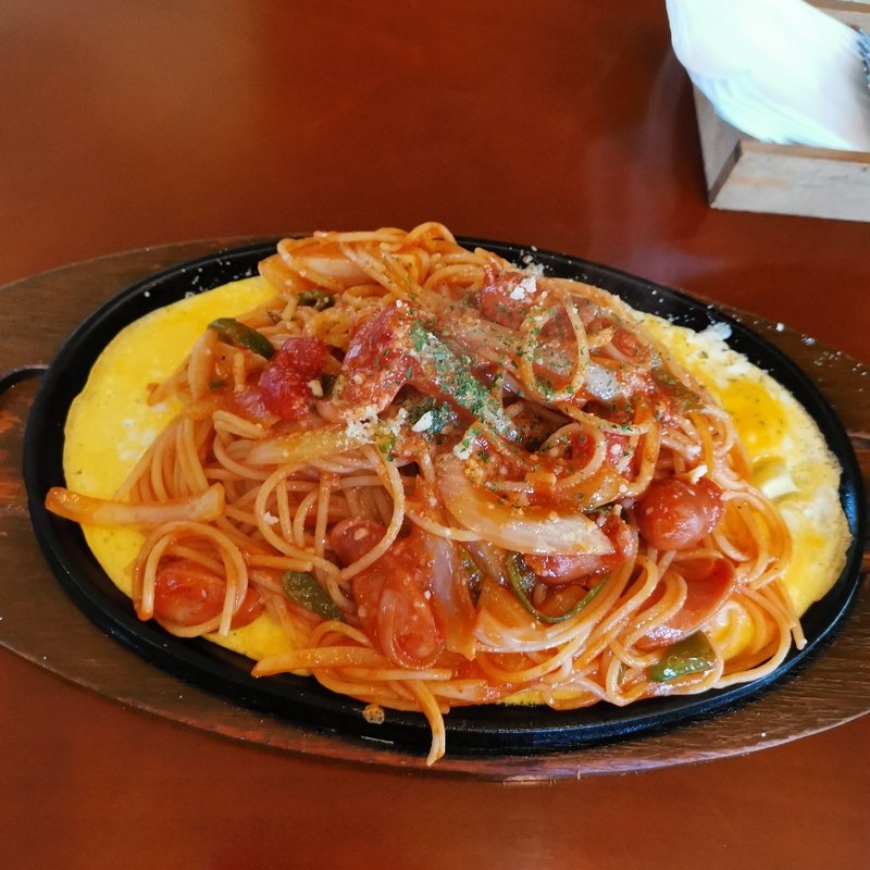 鉄板ナポリタン ＋ たまご(IINE KITCHEN)