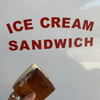 アイスクリームクッキーサンド（バニラ）(DAILY by LONG TRACK FOODS（ロングトラックフーズ）)
