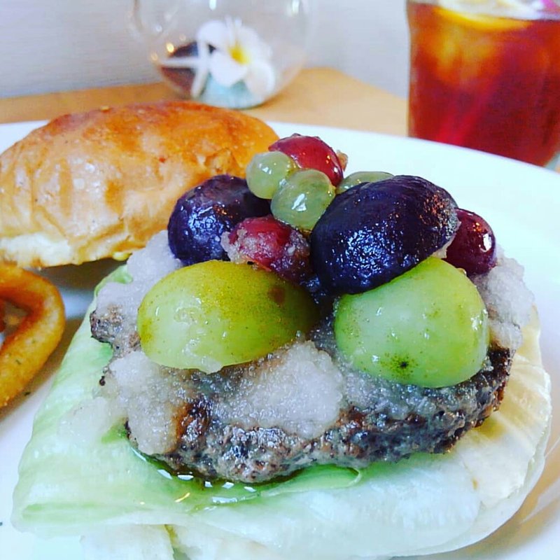 グレープバーガー(アオラニカフェ)