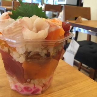 海鮮華丼さくら(SAKANA-YA UOHIDE)