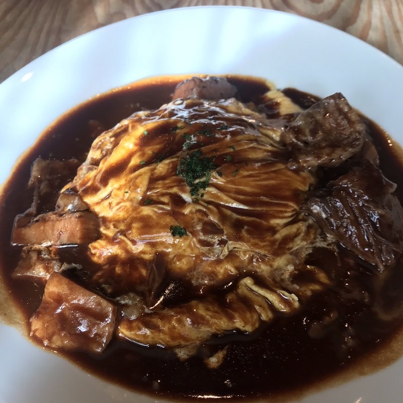 牛肉煮込みのオムライス(中之島ソーシャルイートアウェイク （NAKANOSHIMA SOCIAL EAT AWAKE）)