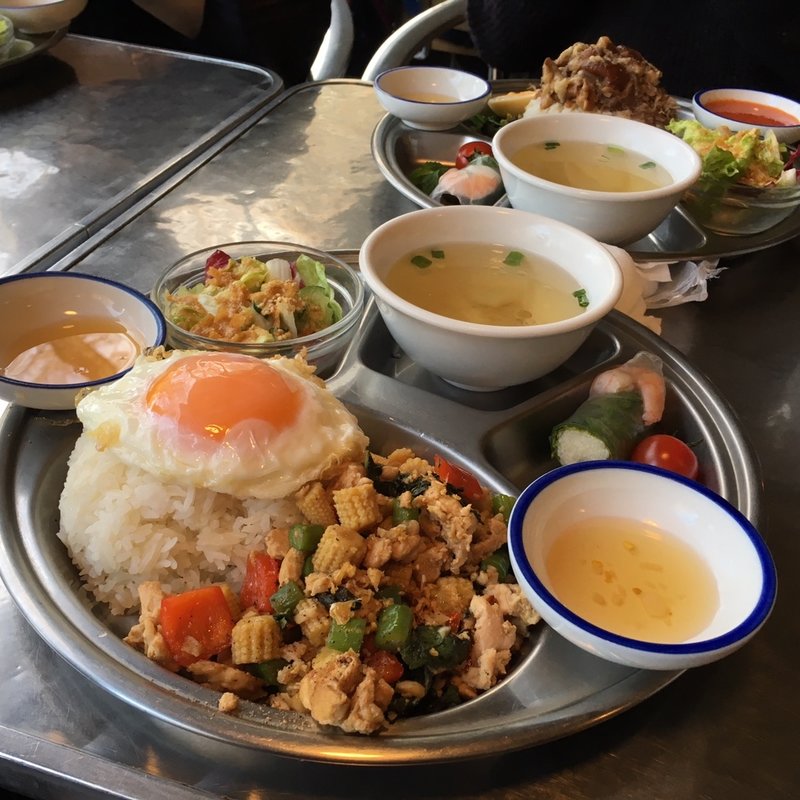 鶏挽肉と野菜のバジル炒め(ペパカフェフォレスト)