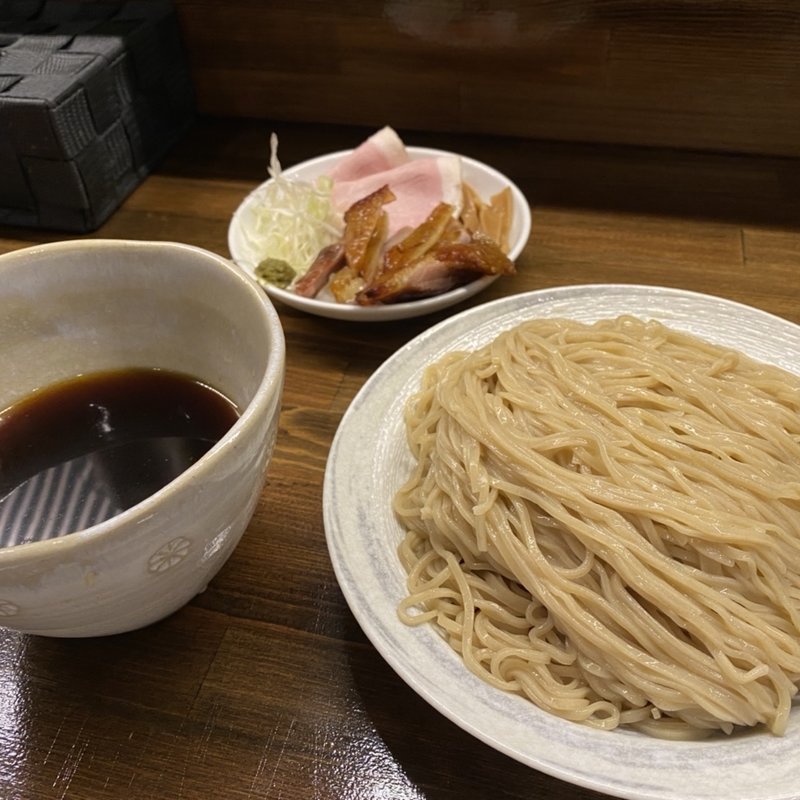 燻製肉の冷やしつけそば(麺や一芯)
