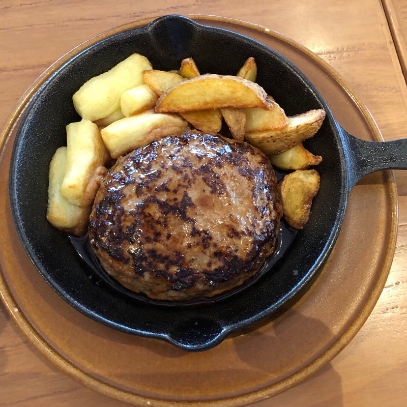 ハンバーグランチ(WOOL HOMMACHI BEER ARCADE)