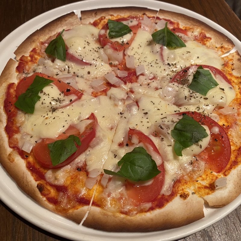 マルゲのおつまみクリスピーピザ(肉と魚のとろける石焼リゾットバル MIYATO‐みやと‐)