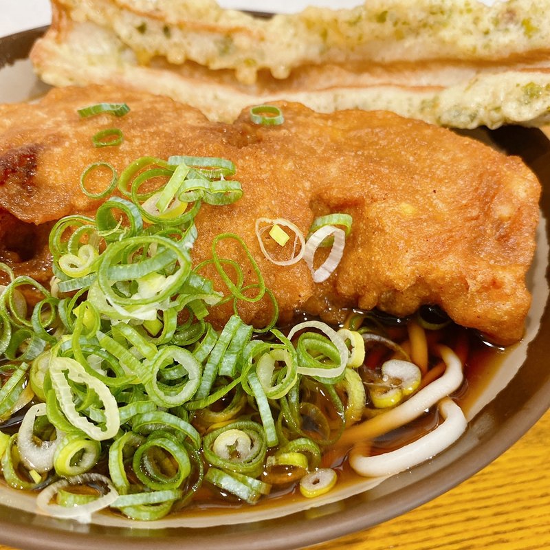 唐揚げ（1ヶ）そば ＋ ちくわ天(弥生軒 （やよいけん）)