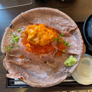 肉ドレス海鮮丼(肉ドレス海鮮丼 渋谷道玄坂店)