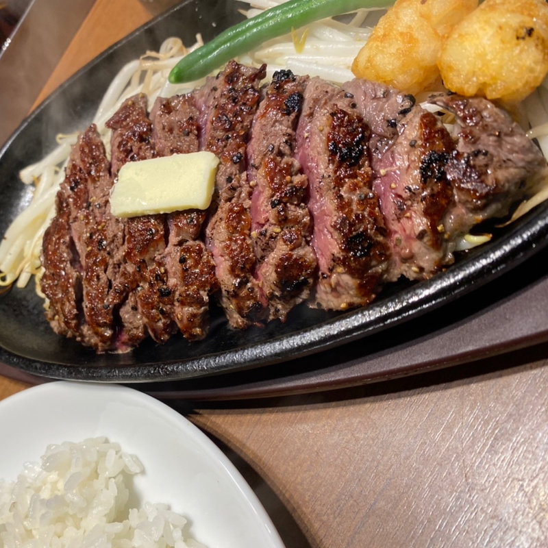 馬ステーキ(1ポンドのステーキハンバーグ タケル 秋葉原店)