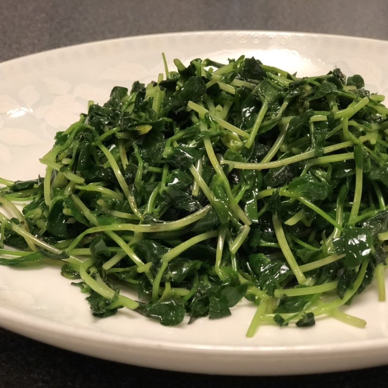 豆苗の炒め物(神戸元町別館牡丹園 （コウベモトマチベッカンボタンエン）)
