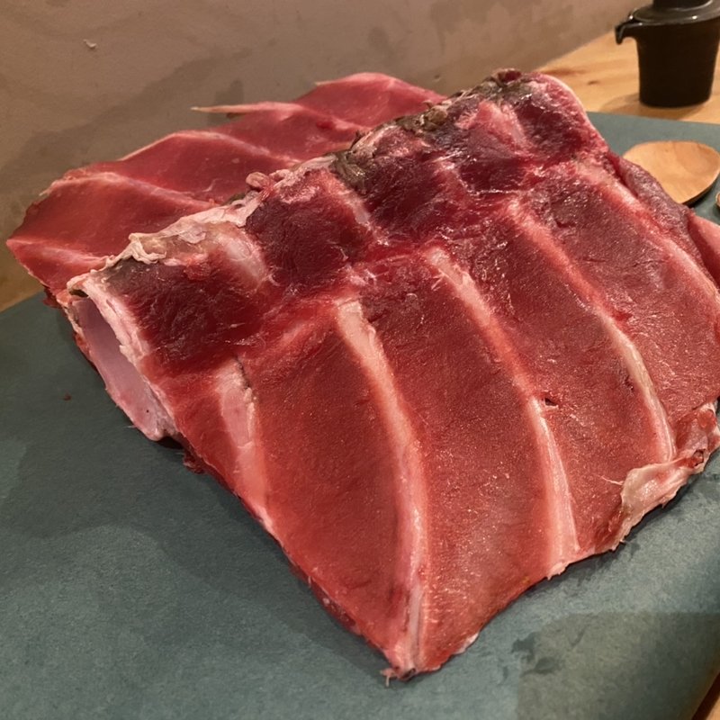 本マグロ「中落ち」骨ごとドーン。(マグロマート)