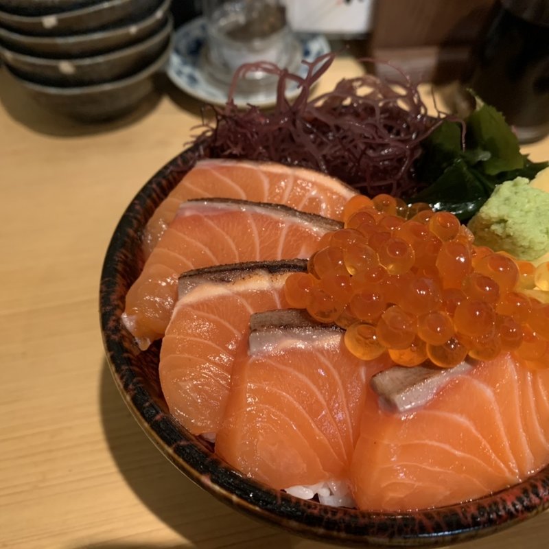 炙りサーモン丼(熊だ)