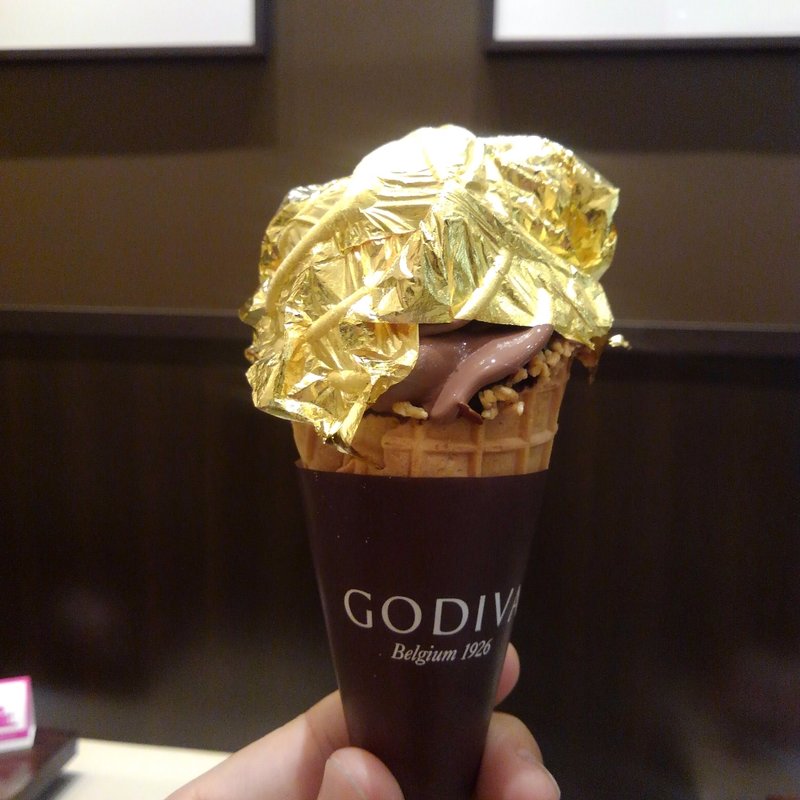 ソフトクリームGOLDEN(ゴディバ イオンモール盛岡南店)