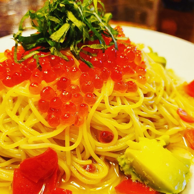 イクラとアボカドの冷製パスタ(ラ・タベルナ )