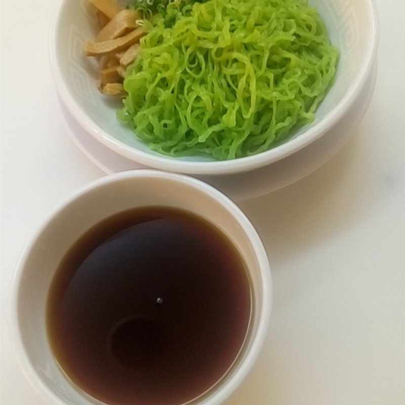 冷しザル麺(博多天神 渋谷南口店)