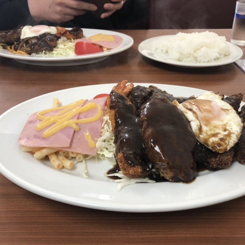 Aランチ　エビ、ハンバーグ、ハム、目玉焼き(マルヤ食堂 塚本店)