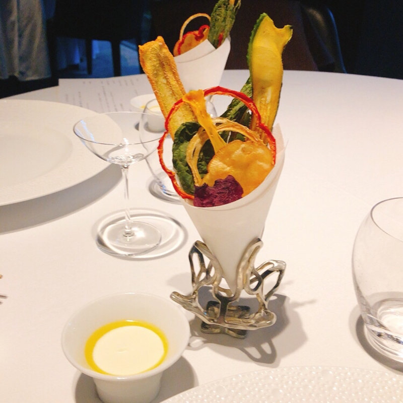 野菜クリスプのブーケと豆腐サワークリーム(レフェルヴェソンス)