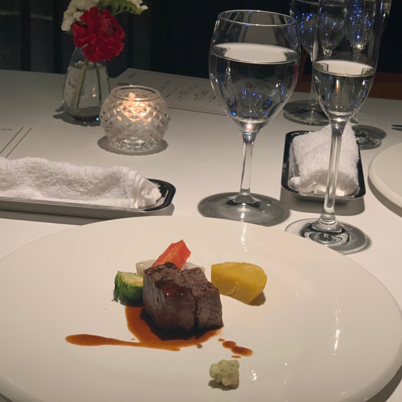 黒毛和牛サーロインの網焼き　ジュのソースと本山葵を添えて(葉山庵Tokyo （ハヤマアントウキョウ）)