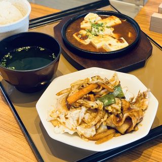 回鍋肉と麻婆豆腐の定食(ごはん処 やよい軒 長野稲里店)