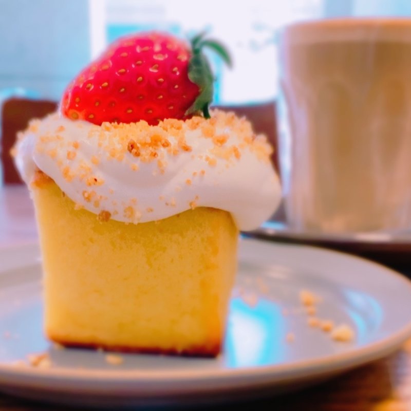 いちごのベイクドケーキ(MONZ CAFE 門前仲町店 （モンズカフェ）)
