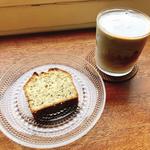 アールグレイパウンドケーキ+黒ごまクリームラテ(small things coffee)