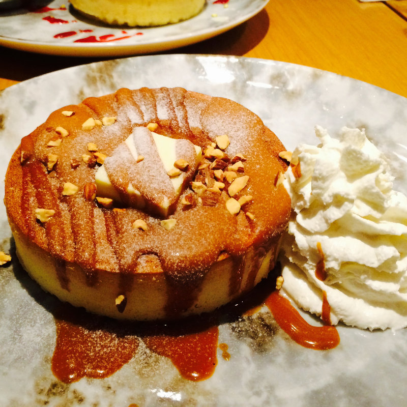 塩バターのキャラメルソースパンケーキ(MARFA CAFÉ)