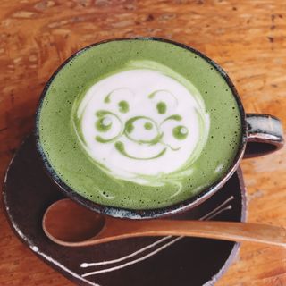 ホット抹茶ラテ(はしらデリ&カフェ)