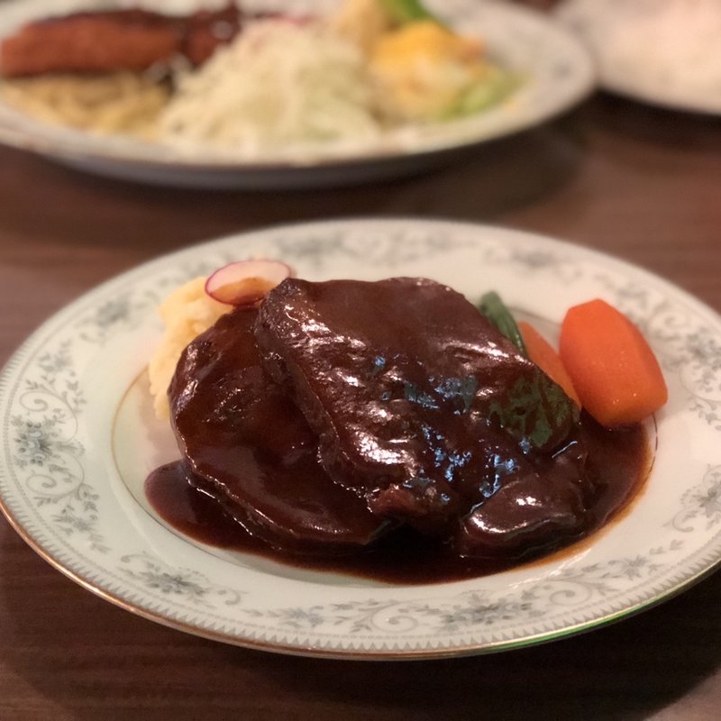 タンシチュー(グリル ロッグキャビン)