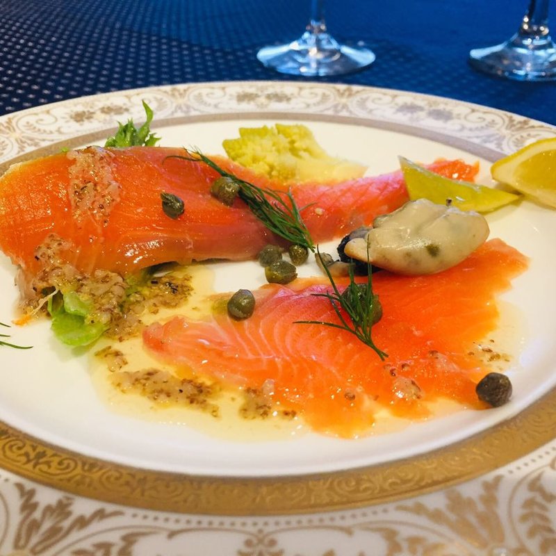 2種のサーモンのオードヴル(フランス厨房 旬彩 中央駅店 )