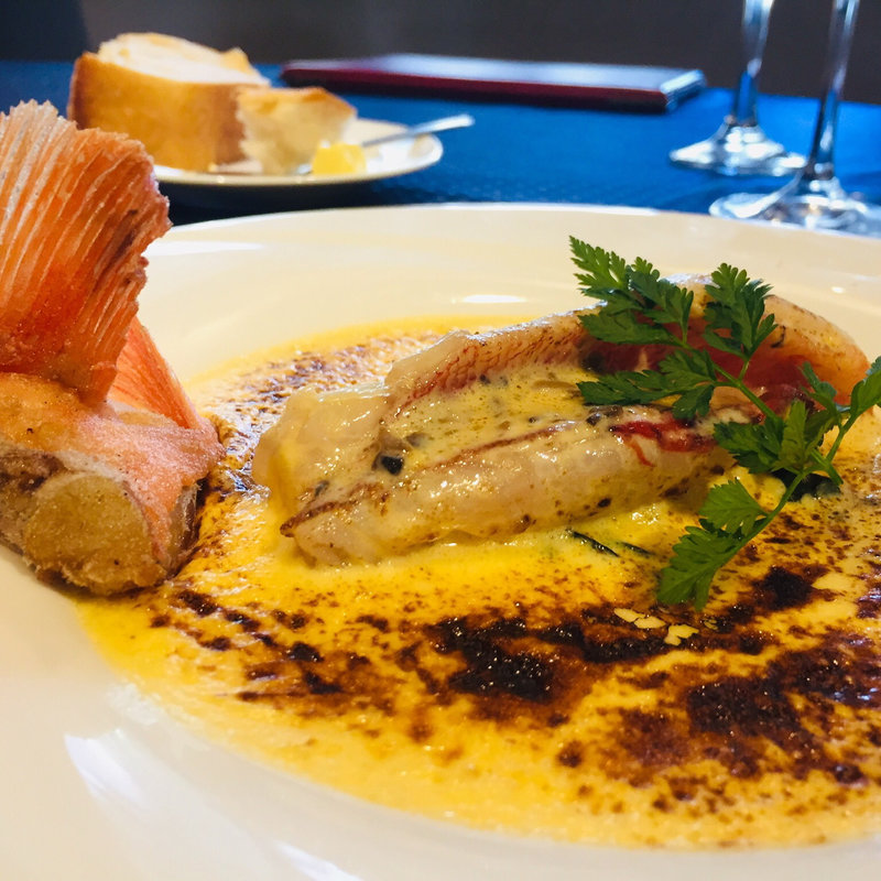 カサゴのムニエル w/ソース・サバイヨン(フランス厨房 旬彩 中央駅店 )