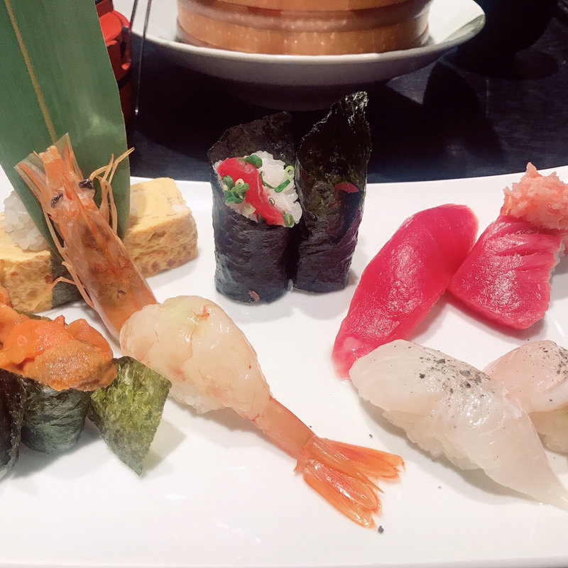 にぎり(若鮨 （わかすし）)