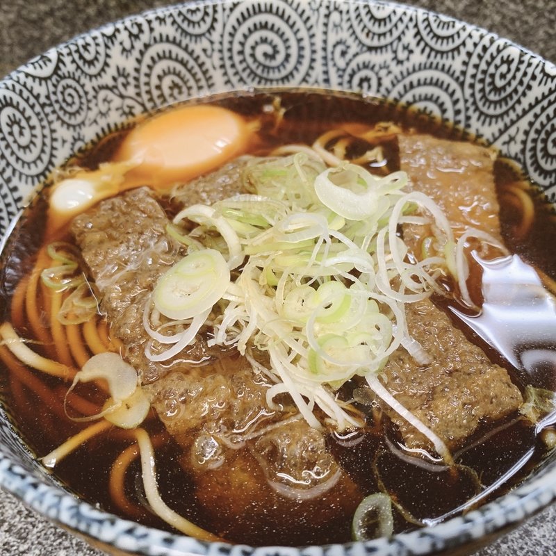 きつねそば、生卵(ひさご)