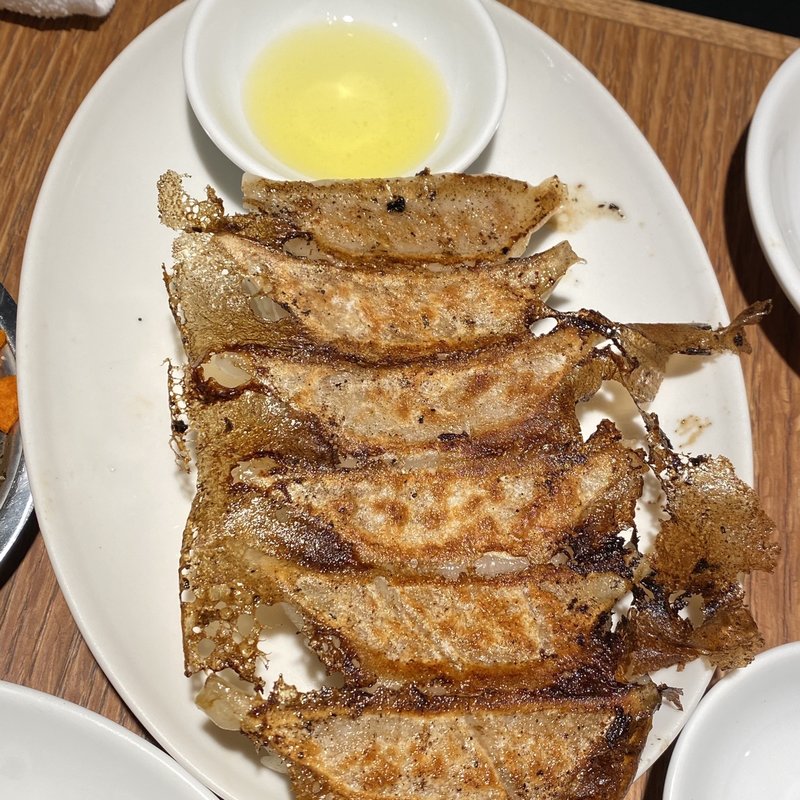 イベリコ豚 餃子(小宇宙 元町)