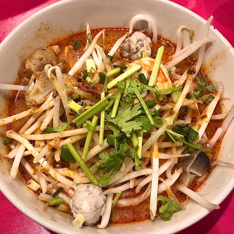 濃厚な海老とコク　トムヤムクンラーメン(モモタイ)