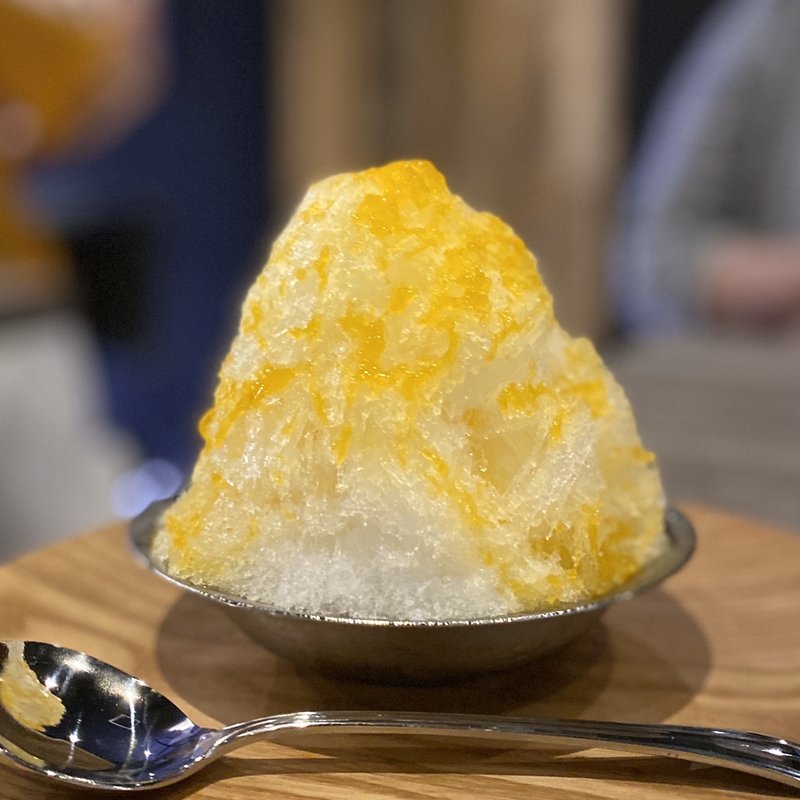 かき氷(マンゴー)(焼肉&手打ち冷麺 二郎 KANAYAMA)