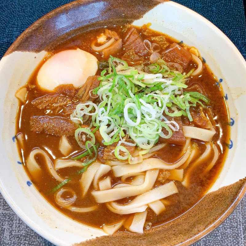 みそ(玉子入り)きしめん(名代きしめん 住よし JR名古屋駅3・4番ホーム店)