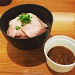 レアチャーシュー丼