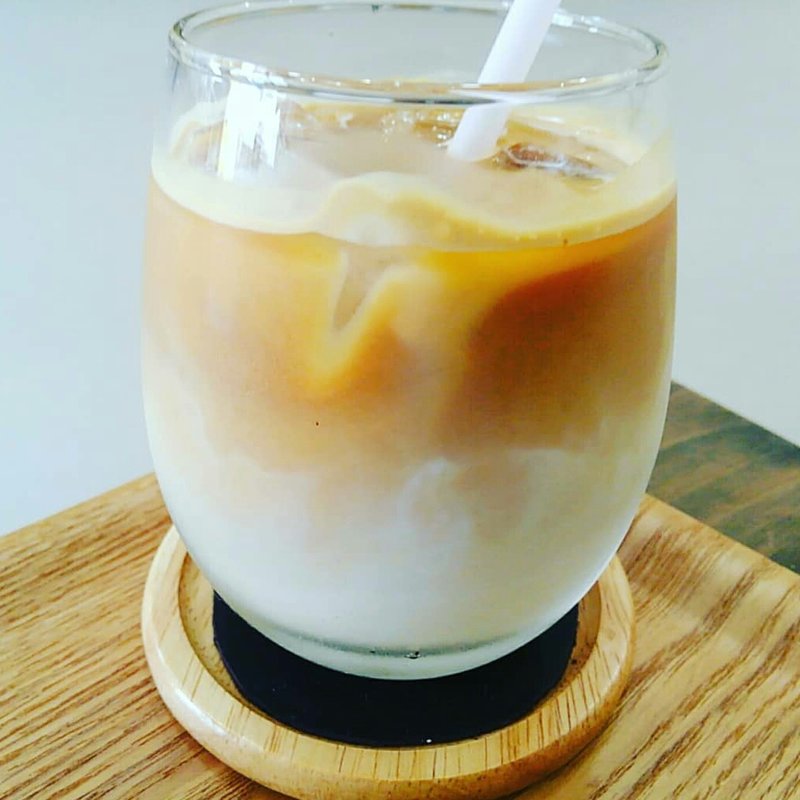アイスカフェラテ(あひる珈琲)