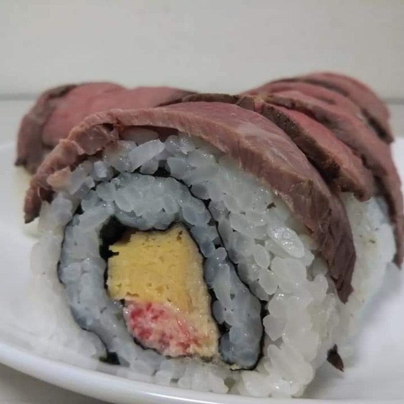 近江牛ローストビーフの棒寿司(近江亀井牛 肉匠 煌)