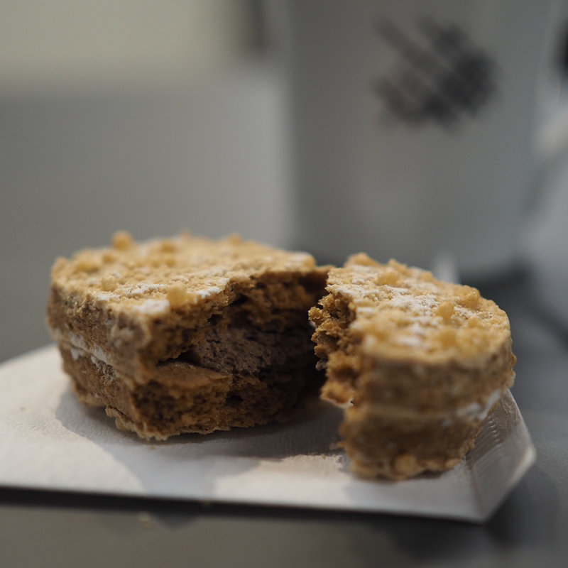 ダッコワーズ(珈琲クリーム)(カモセ珈琲焙煎所)