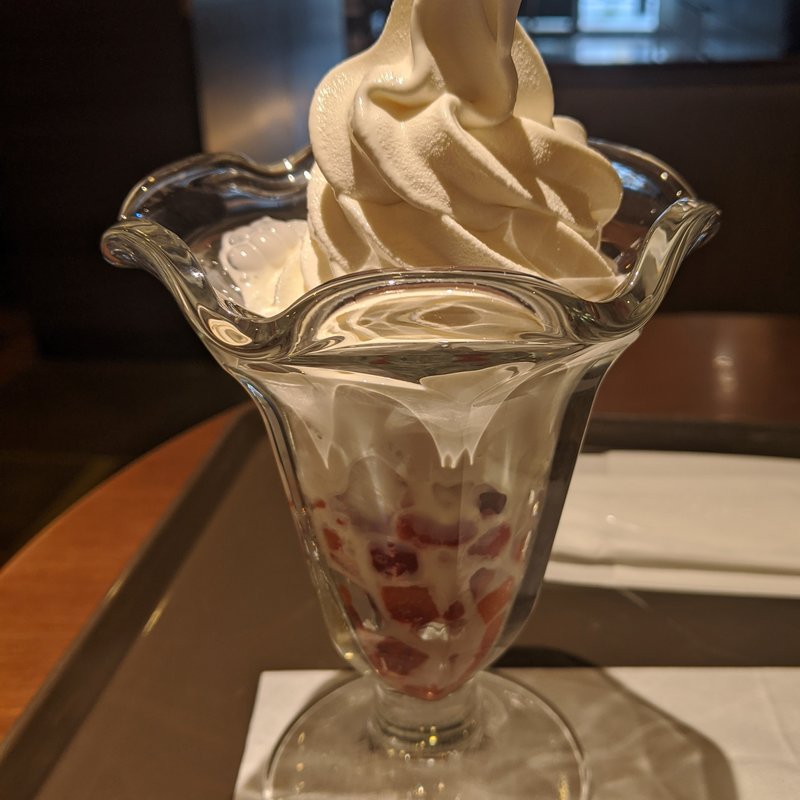 フローズンパフェ　ストロベリー(サンマルクカフェ 四ツ谷駅前店)