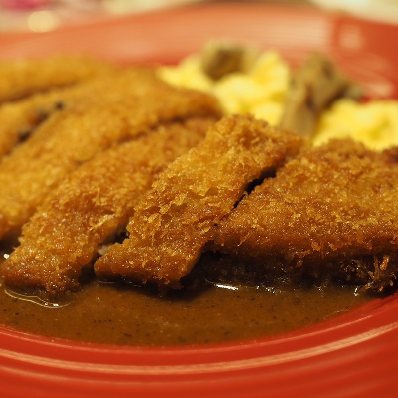 国産豚ロースのキノコ包みカツレツ ポルチーニ茸添え(ヴィアーレ大阪 )