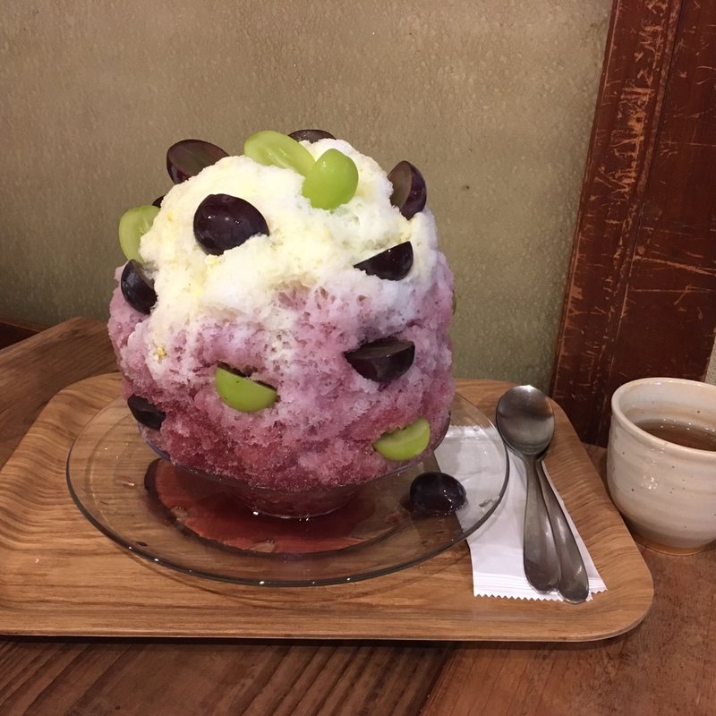 ピオーネとシャインマスカット　ぶどうカスタード(かき氷 薬膳スープ 美生)