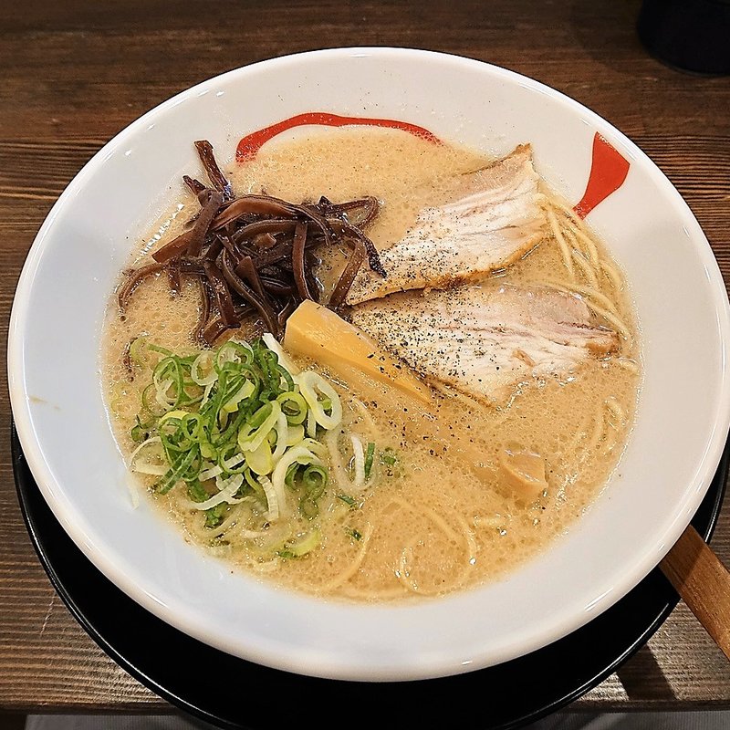 白とんこつらーめん(ニコニコらーめん)