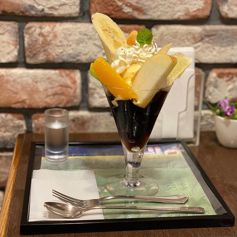 コーヒー屋さんのパフェ(リヨンの森 )