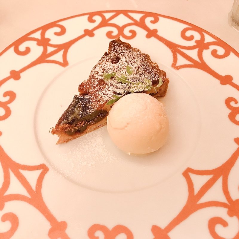 季節のタルト(ルヴァン　エ・ラ・ヴィアンド)