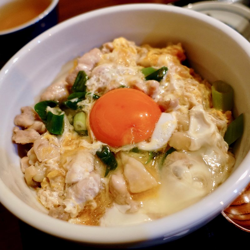 極上親子丼と小そば（冷）セット(だし屋凸凹)