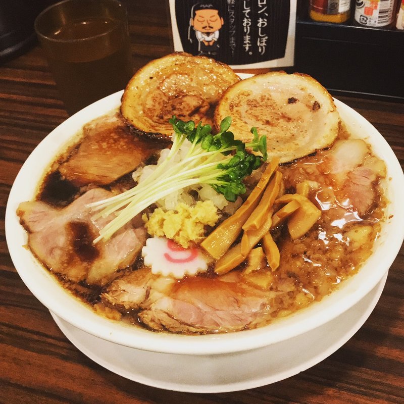 肉そば 背脂醤油(魁 肉盛りつけ麺 六代目 けいすけ 湯島店)