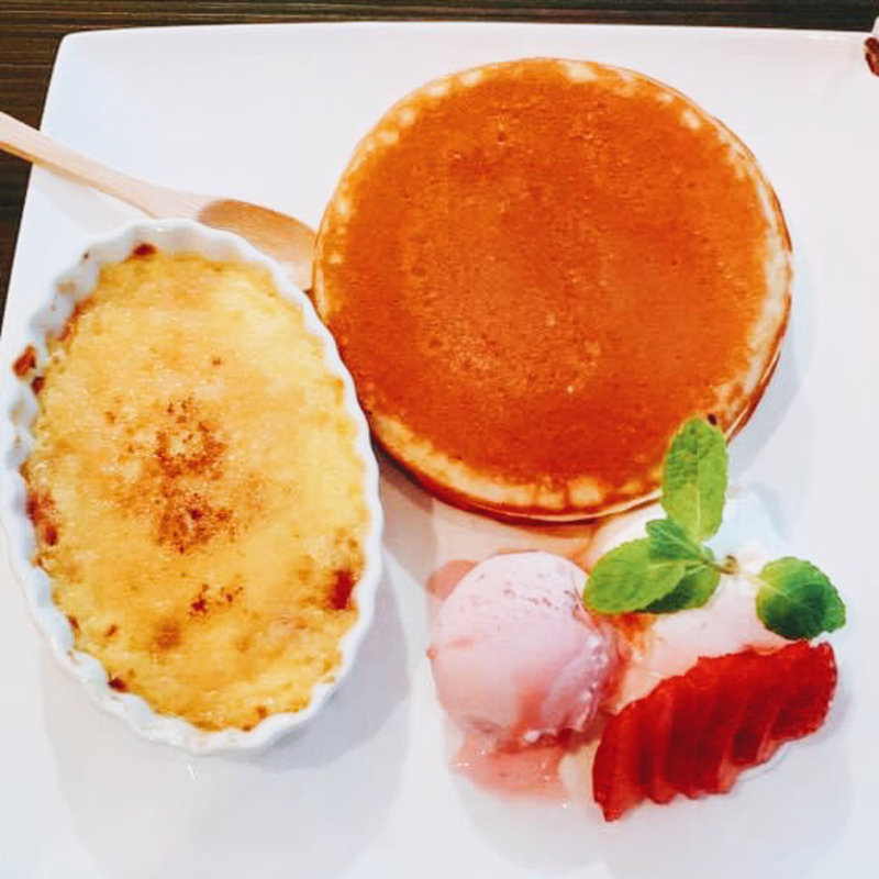 いちごのグラタン＆Clover'sパンケーキ(パンケーキカフェ クローバーズ)