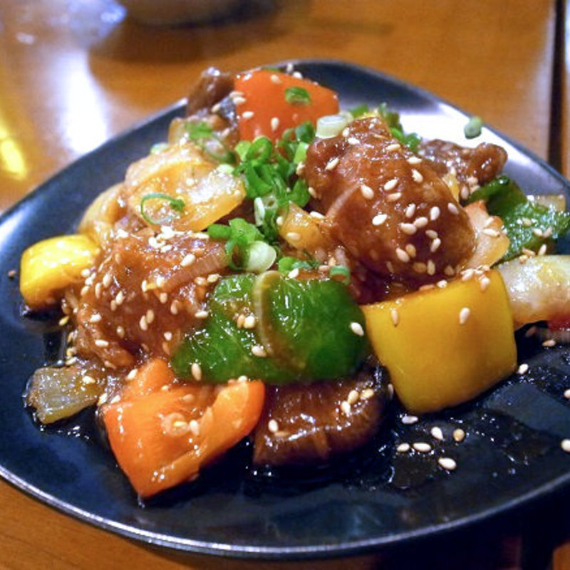 ハラミ酢豚(ゾウとチャッカまん)